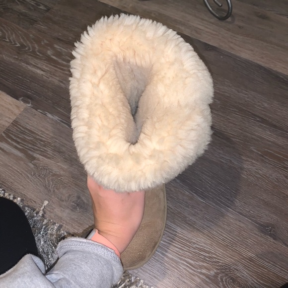 AUTHENTIC UGG BOOTS - Picture 5 of 7